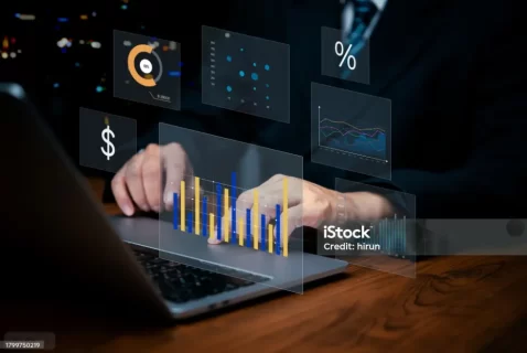 Análise de dados em gráficos projetados sobre o teclado de um computador