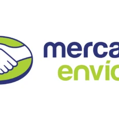 Logotipo do Mercado Envios com ícone de aperto de mãos em fundo verde