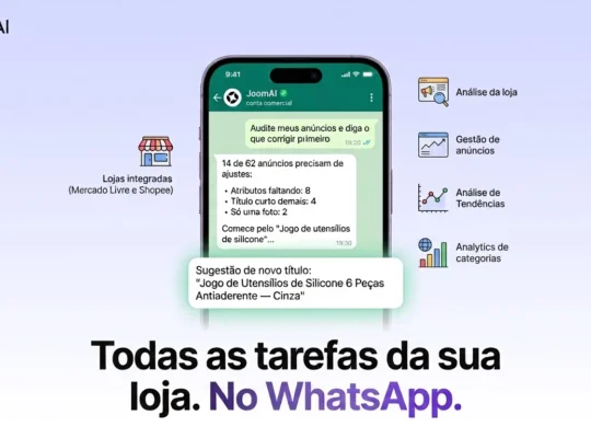 Celular com conversa do JoomAI no WhatsApp e recursos de análise de lojas, anúncios e categorias